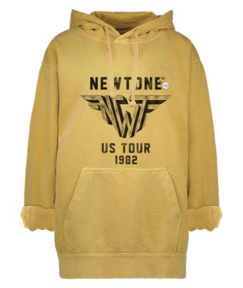 Jagger mustard hoodie "WINGS" d'Europe débarque